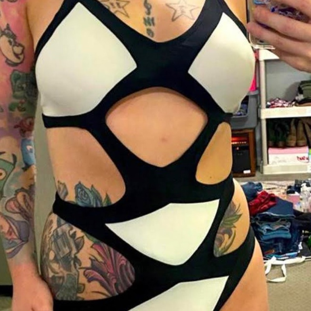Black & white monokini